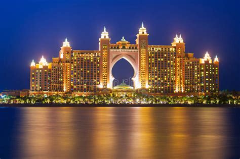 Atlantis Hotel Iluminated At Night In Dubai Editorial Photo Image