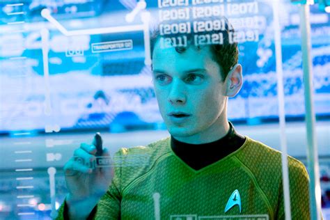Star Trek Beyond Cast Pay Tribute To Anton Yelchin At Comic Con