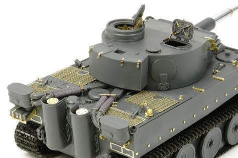 Tamiya German Tiger Early Production With Photo Etched Detail Parts