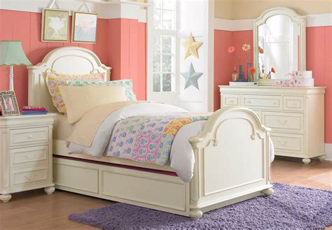 Ashley furniture realyn queen 6 piece chipped white bedroom set. Charlotte Traditional Antique White Arched Top Panel Twin ...