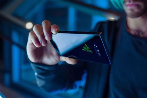 Razer Phone 2 Goes Official Has Chroma And No Notch Shouts