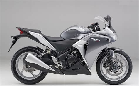 New 2011 cbr250r is a 250 cc bike equipped with traditional cbr qualities like performance. Latest bike: Honda CBR 250R bike picture with all ...