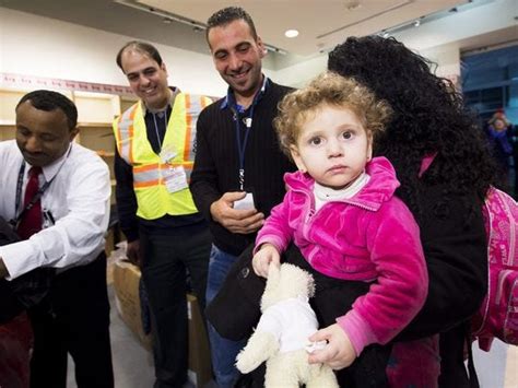 In Contrast To U S Canada Opens Arms To Resettle Thousands Of Refugees