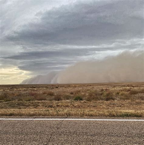 Dust storm rolls over Kansas and other midwestern states