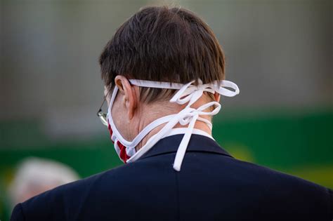 Das teilte die staatskanzlei nrw am donnerstag mit. Maskenpflicht und Bußgelder: NRW verschärft Corona ...