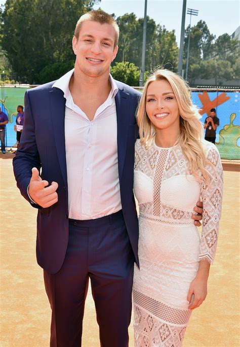 Camille Kosteks Message To Rob Gronkowski During The Super Bowl Is