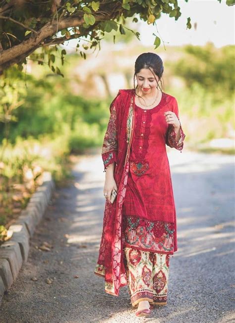 Pin By Sanam Khan On Maha Wajahat And Hira Anwar Pakistani Outfits Everyday Outfits Stylish