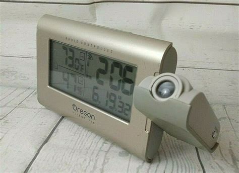 Oregon Scientific Radio Controlled Alarm Clock Rmr606hgpa Weather
