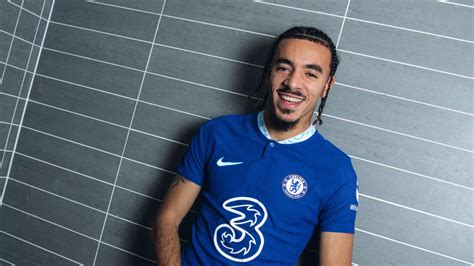 gusto signs for chelsea news official site chelsea football club