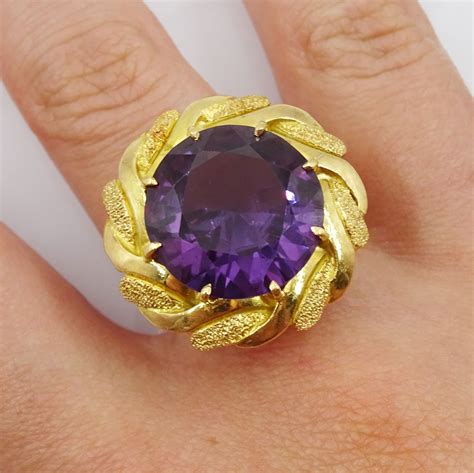 18ct Gold Circular Purple Stone Ring Jewellery Watches Silver And Coins