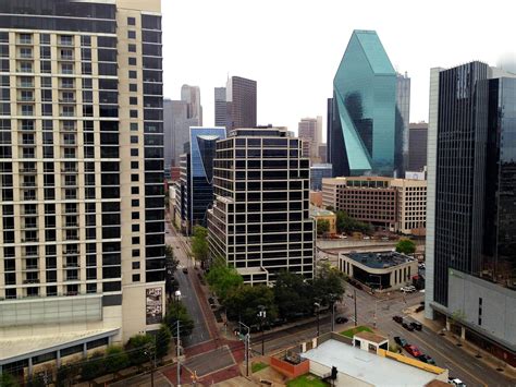 Uptown Dallas buildings are filling up but downtown still lags | Real ...