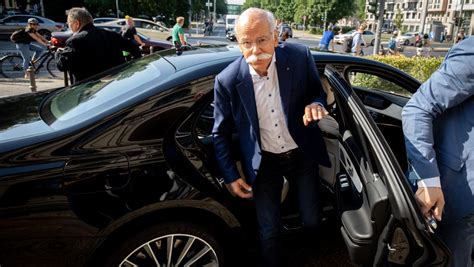 Daimler Aufstand einiger Groß Aktionäre gegen Dieter Zetsche wegen