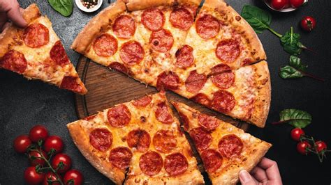 Pi Day Deals Get 314 Pizza At 7 Eleven Papa Johns Hungry Howies