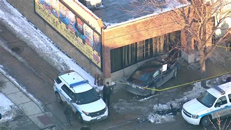 Car Drives Into Northwest Side Building In 5800 Block Of N Lincoln