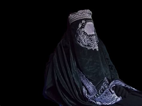 Pin by Ayşe Eroğlu on Niqab Burqa veils masks Arab girls hijab Fashion Arab girls