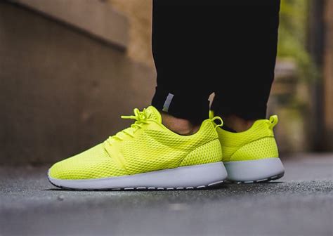 The Nike Roshe One Hyp Breathe Is Here In A New Volt Colorway