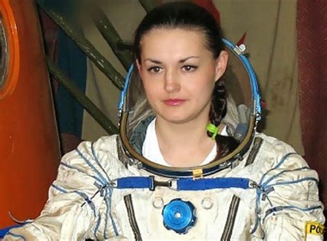 Seputar Angkasa Dan Inilah Yang Di Lakukan Astronot Wanita Untuk
