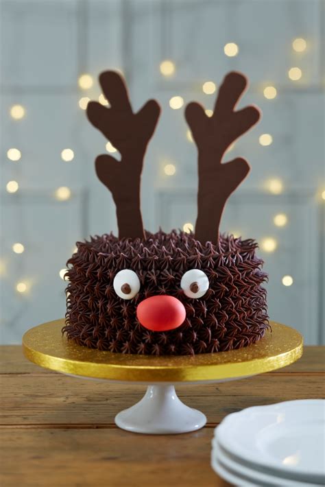To feed pour a few tablespoons of red grape juice over the cake 3 times throughout the week and wrap tightly in several layers of cling film. The 12 Most Ingenious Christmas Cakes - Hobbycraft Blog
