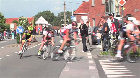 De winnaar krijgt een gouden medaille en het recht om voor het volledige jaar de belgische. Belgisch Kampioenschap wielrennen voor Bakkers 2015 - YouTube