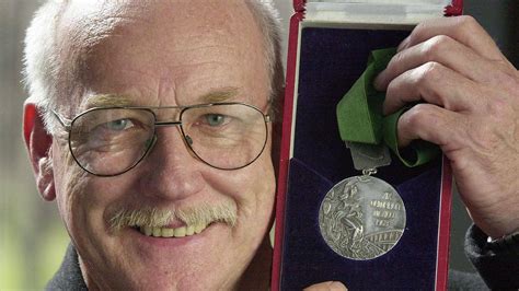 May 19, 2021 · lee evans, the 1968 olympic 400m champion and human rights activist, has died at age 74, according to usa track and field. Mexico City Black Power salute 50 years | Daily Telegraph