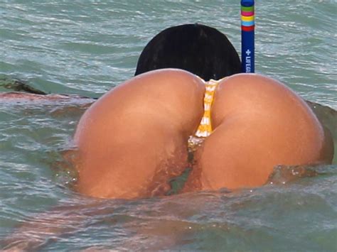 Sexy Claudia Romani Enjoys Sun In Swimsuit Photos Hot Sex Picture