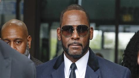 R Kelly Arrested Again On Federal Sex Crime Charges Celebrity Images