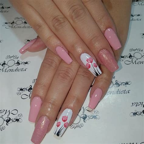 Para unas uñas sencillas pero hermosas, puedes probar los diseños que te presentamos a continuación para unas manos siempre presentables. Uñas Sencillas Elegantes / 25+ ideas manicure sencillo y ...