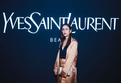 Chanela pun kerap memamerkan gaya liburan mewahnya. First Scoop: YSL Beauty launch party | FirstClasse