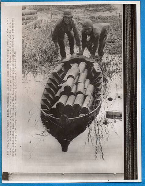 1970 Vietnam Arvn Deliver 105mm Artillery Rounds On Sampan Flickr