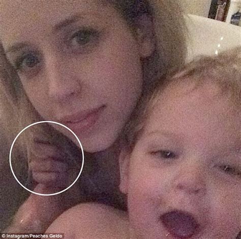 Thats One Spooky Selfie Peaches Geldof Shares Photo Of