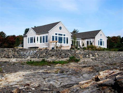 A Simple Yet Elegantly Styled Seaside Cottage In Maine