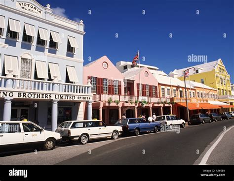 Hamilton Bermuda Front Street Shopping Hi Res Stock Photography And