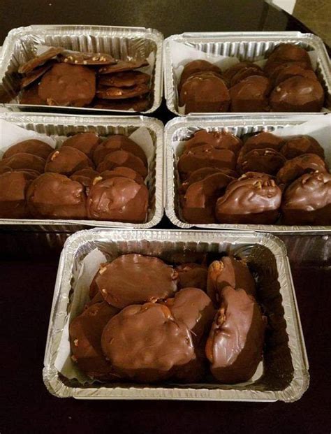 Like takes only minutes to prepare and make kind of easy. HOMEMADE TURTLE CANDY WITH PECANS AND CARAMEL - Page 2 of ...