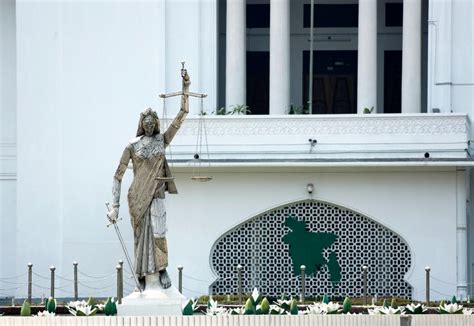 Statue Of Woman Removed From Bangladeshs Supreme Court The New York