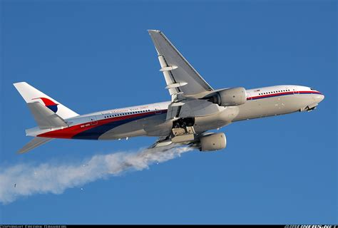 Malaysia airlines flight 370 (also known as mh370 or mas370) was a scheduled international passenger flight operated by malaysia airlines that disappeared on 8 march 2014 while flying from. Boeing 777-2H6/ER - Malaysia Airlines | Aviation Photo ...