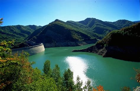 Ridracoli La Diga E Il Lago Parco Nazionale Foreste Casentinesi