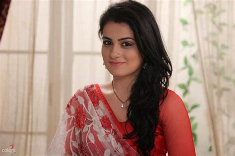 Star Cast Meri Aashiqui Tumse Hi Radhika Madan As Ishani ~ Focus