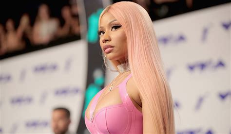 Nicki Minaj Wears Pink Latex Bodysuit To Mtv Vmas 2017 2017 Mtv Vmas Mtv Vmas Nicki Minaj