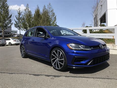 I am in LOVE with this color (2018 Golf-R, Lapiz Blue Metallic) : r