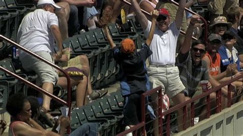 A Young Fan Catches Two Straight Foul Balls Youtube