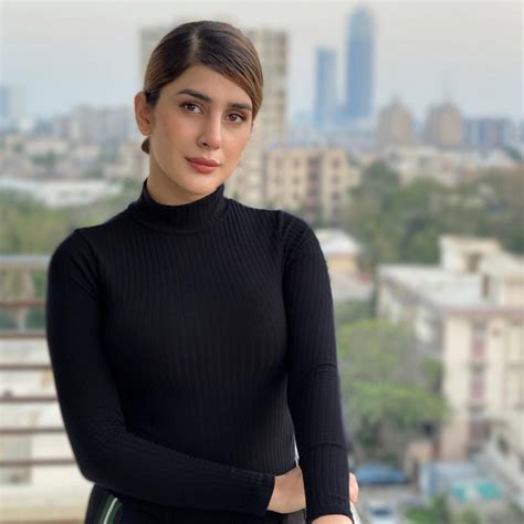 Kubra Khan Faces Criticism On Her Latest Pictures Reviewitpk