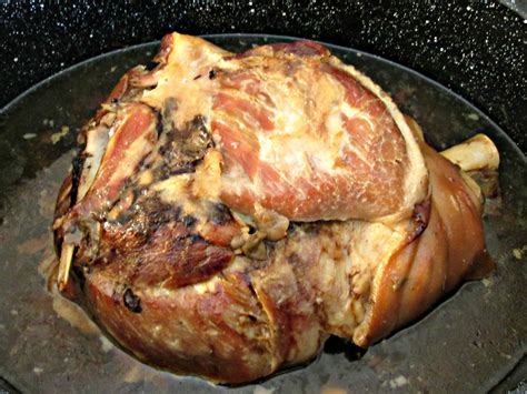 Apr 27, 2021 · pork shoulder, also referred to as pork butt, starts out as a hulking mass of tough meat wrapped in a thick skin. Pork Roast - Oven Roasted Kalua Pig - Poor Man's Gourmet Kitchen