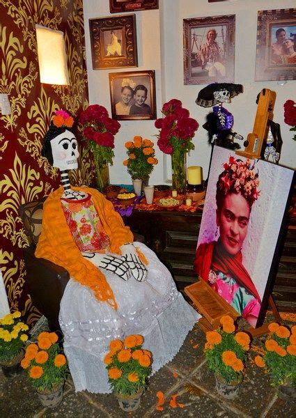 Frida Kahlo Amiga De La Familia Fernández También Tiene Su Ofrenda