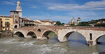 Pietra Bridge in Verona, Italy | Sygic Travel