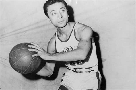 Wat Misaka Who Broke Pro Basketballs Color Barrier Dies At 95 The