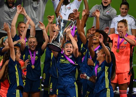 lyon wins 5th straight women s champions league title the seattle times