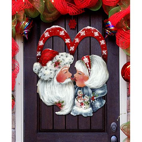 The Holiday Aisle Christmas Decorations Holiday Wreath Wooden Door