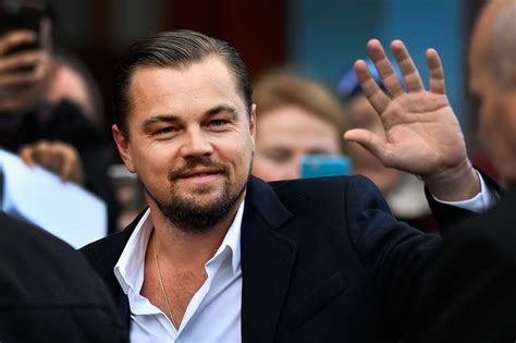 Leo Dicaprios Dating History Is Part Of Our Obsession With Staying Young Forever