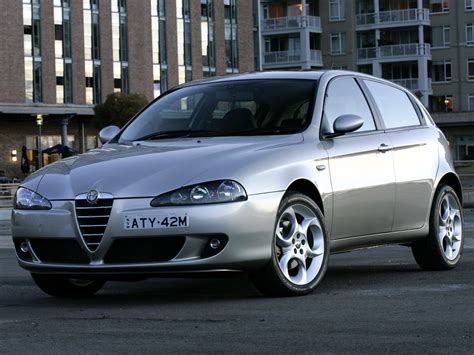 Compact luxury car produced by the italian automaker alfa romeo from 2000. ALFA ROMEO 147 (5 Doors) specs & photos - 2005, 2006, 2007 ...