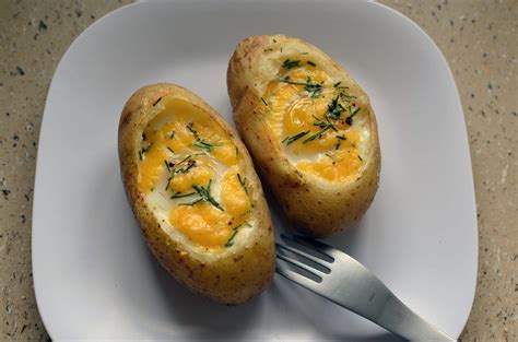 Idaho Sunrise Baked Egg In A Baked Potato Like Mother Like Daughter